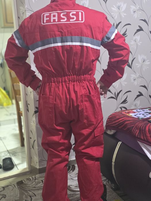 Combinezon  de muncă