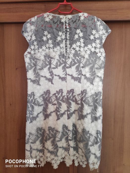 Короткое женское платье