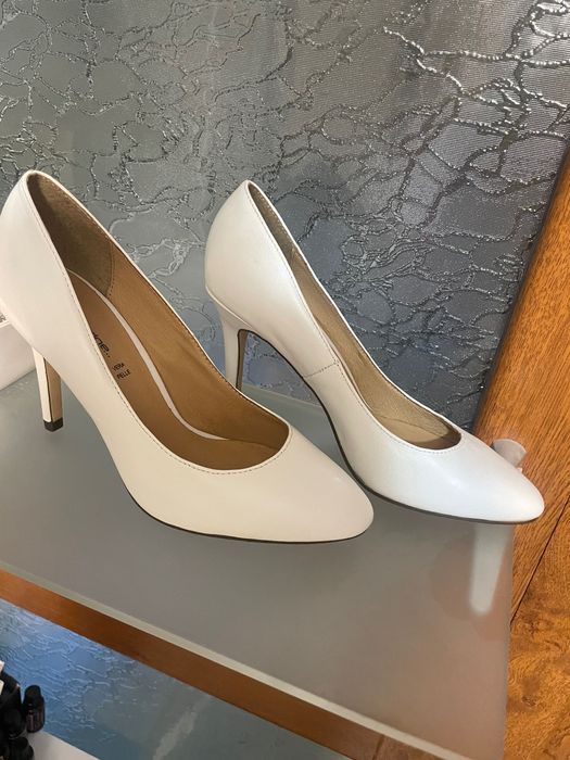 Vând pantofi piele noi 36
