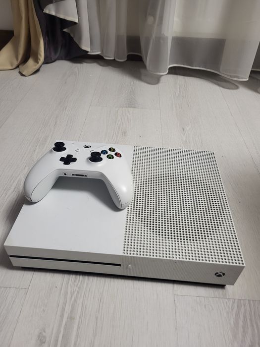 Xbox One S + 6 jocuri