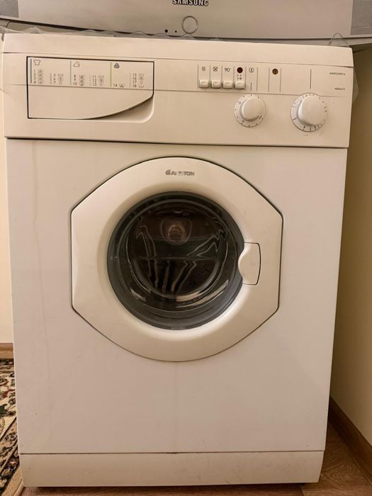 Стиральная машина Ariston