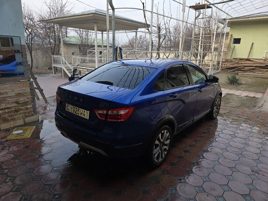 Продаётся Веста Кросс седан 2021 г. Мотор Ниссан 113 л.с.