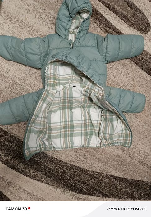 Продам курточки детские