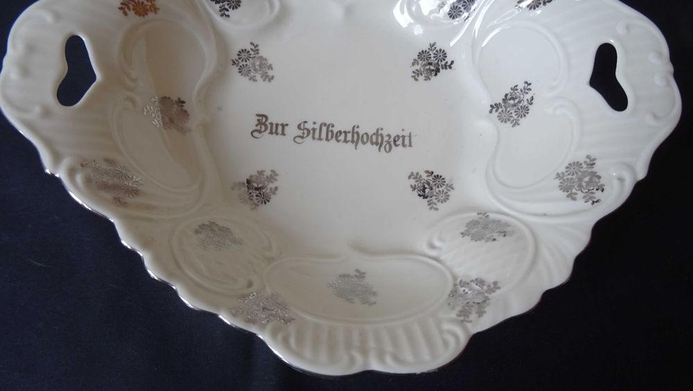 Автентично плато/ фруктиера  , фин релефен порцелан.