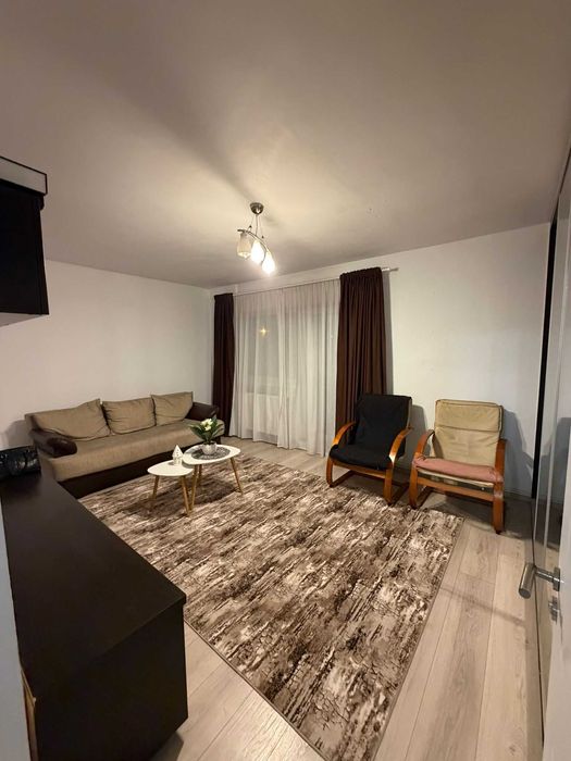 Apartament 3 camere de închiriat