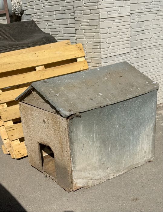 Продам собачью будку