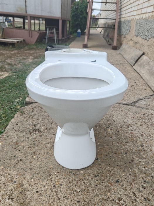 Продам Унитаз без бочка