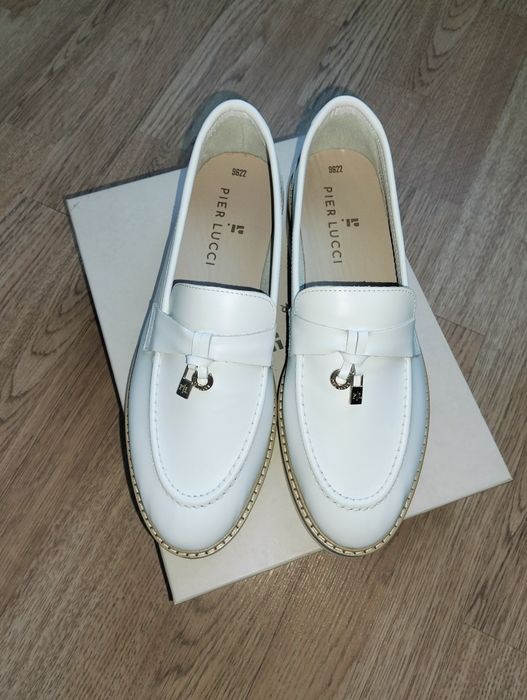 Продам новые макасины