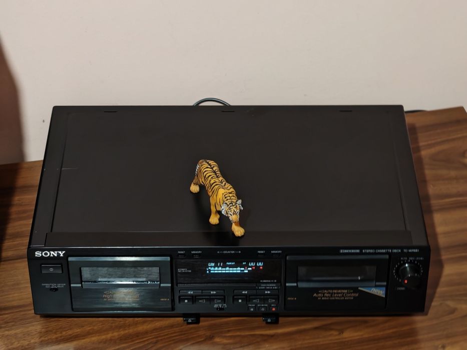 Sony TC-WR681. Dublu deck autoreverse. Ca nou. Preț fix !