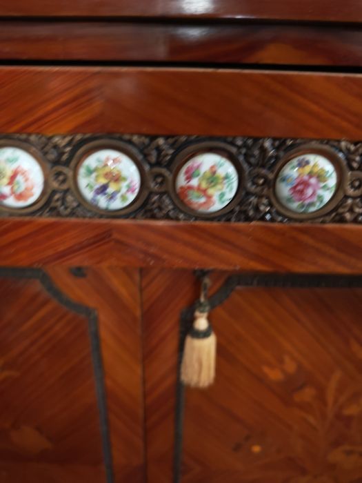 Антикварен бар шкаф