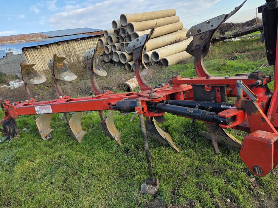 Vând plug Vario Gregoire Besson 5 brazde