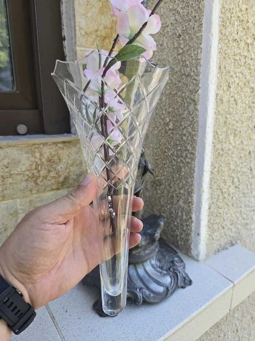 Vaza si totodată sfesnic din zinc,cu statueta posibil zeita Diana.