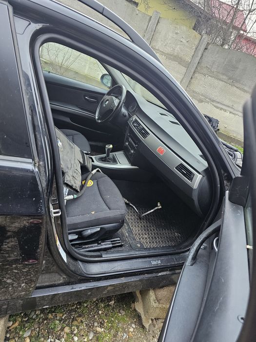 Vand seria  3 pentru dezmebrat  sau schimb