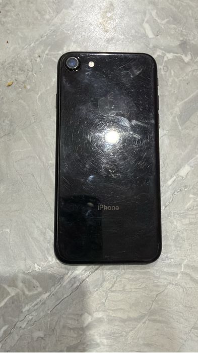 Продам Айфон 7 рабочий