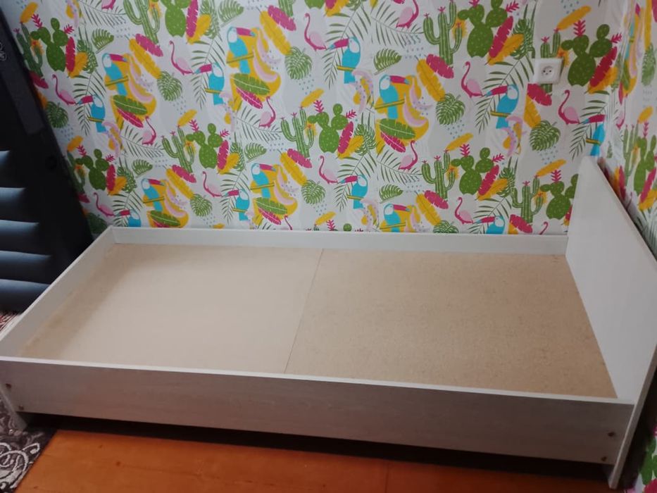 Односпальняя кровать