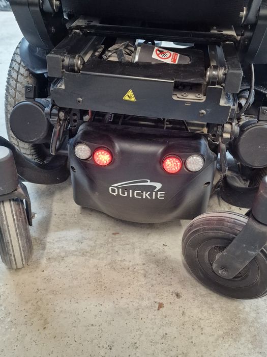 Инвалиден стол Q400m