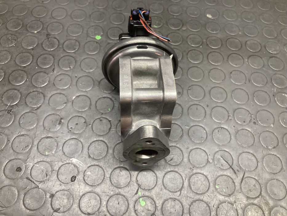 EGR клапан за тойота ланд крузер/toyota land cruiser J120 3.0D4D 03-08г