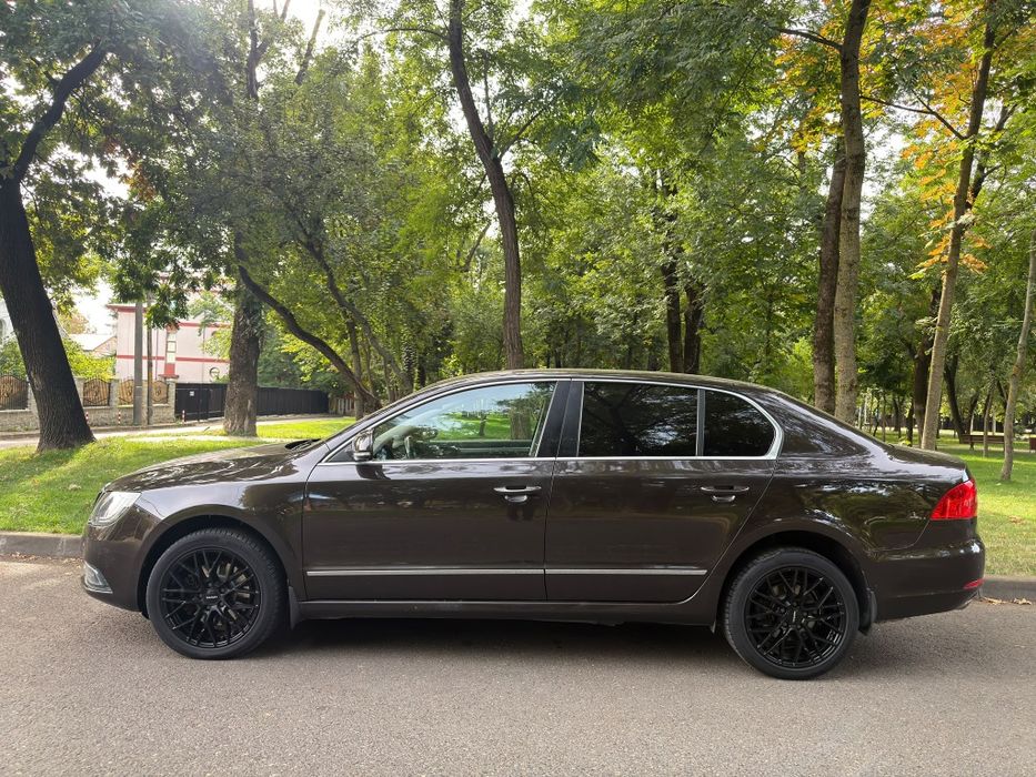 SKODA Superb 2013 — imagine 2
