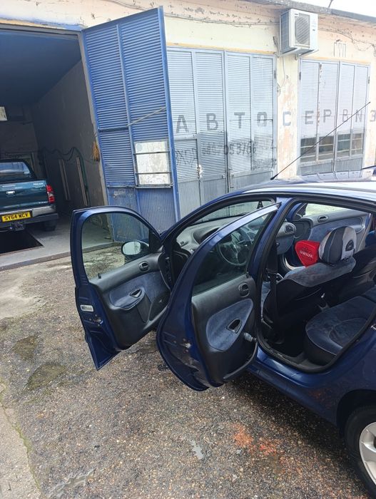 Peugeot 206 2002г. 1.4 бензин