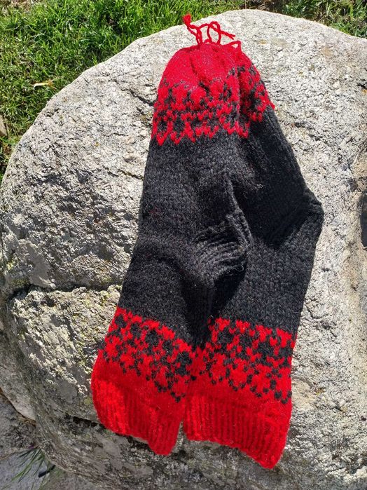 Вълнени чорапи налични и по поръчка