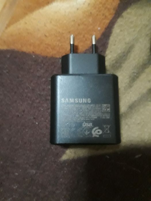 Продавам Samsung A30S