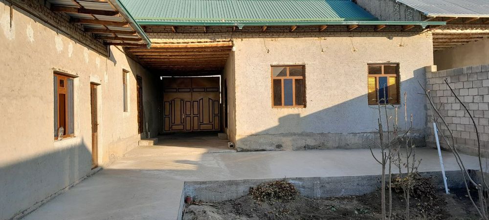 Фарход савхозида 4 сотих ховли сотилади