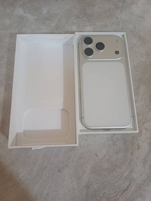 Iphone 17 pro, silver, 256 gb