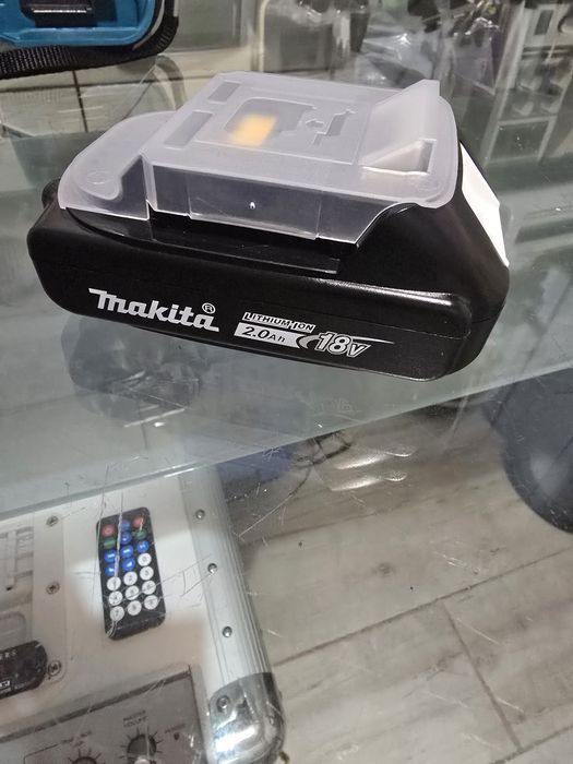 Vând filetata Makita nouă, acumulator Makita nou, surubelnita electric
