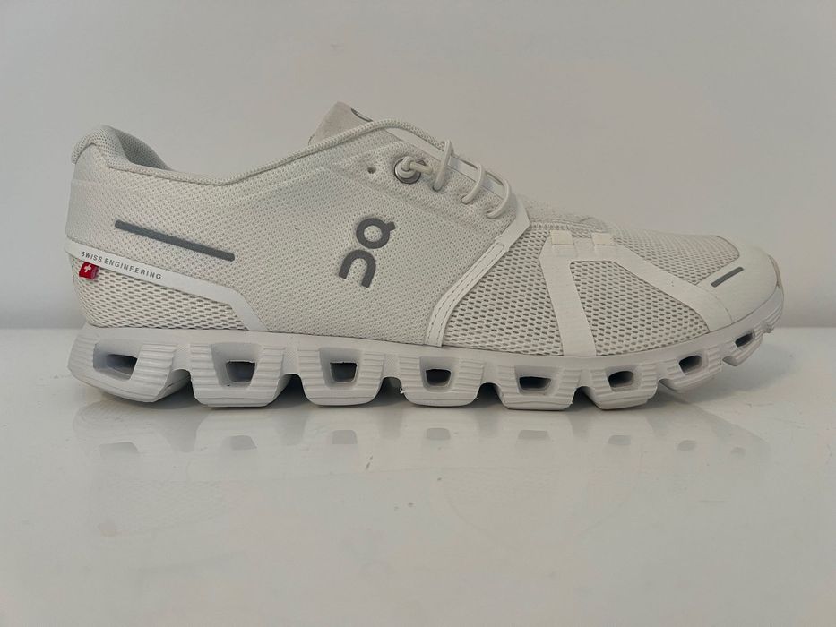 On Running Cloud 5 All White 44