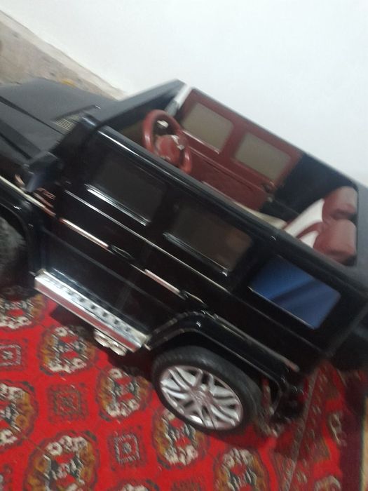 Pultli bolalar mashinasi sotiladi