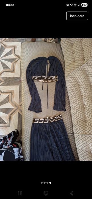 Costum de femei cu