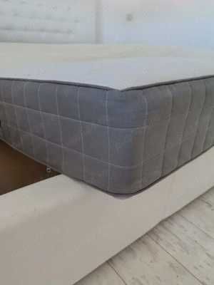 Vând cadru de pat cu saltea 160x200.