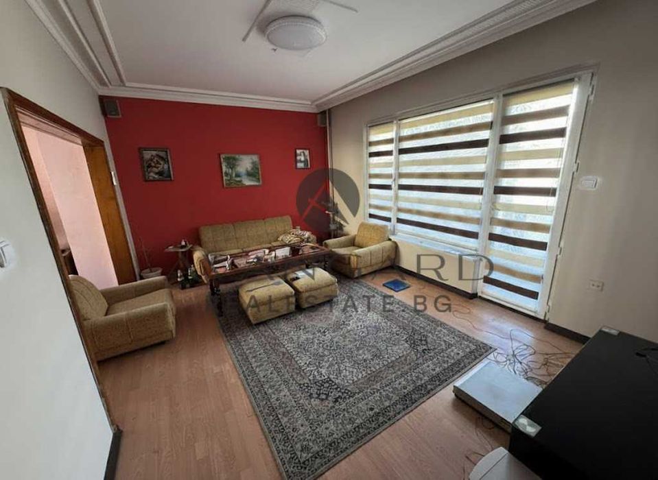 Продава се Тристаен апартамент в Пловдив, Кючук Париж - 94 кв.м за 760 €/кв.м - Снимка #1