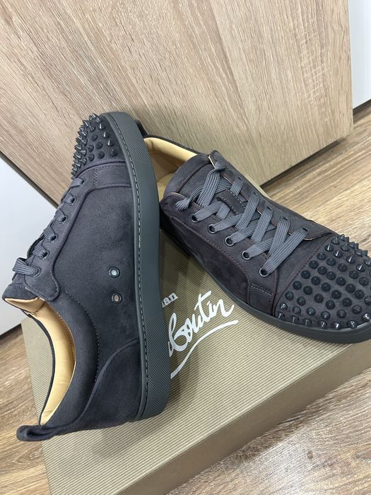 Christian Louboutin Велурени Сив Цвят