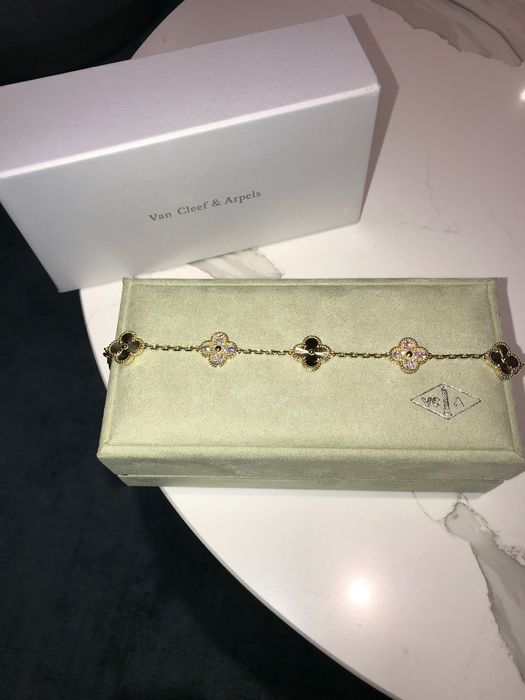 Гривна Van Cleef позлатена