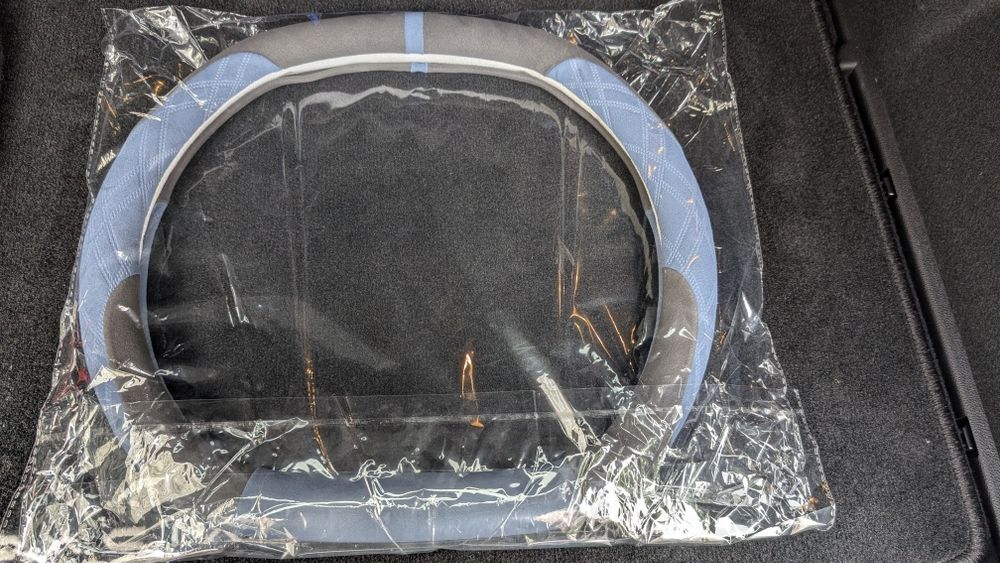 Husa protectie volan, piele intoarsa