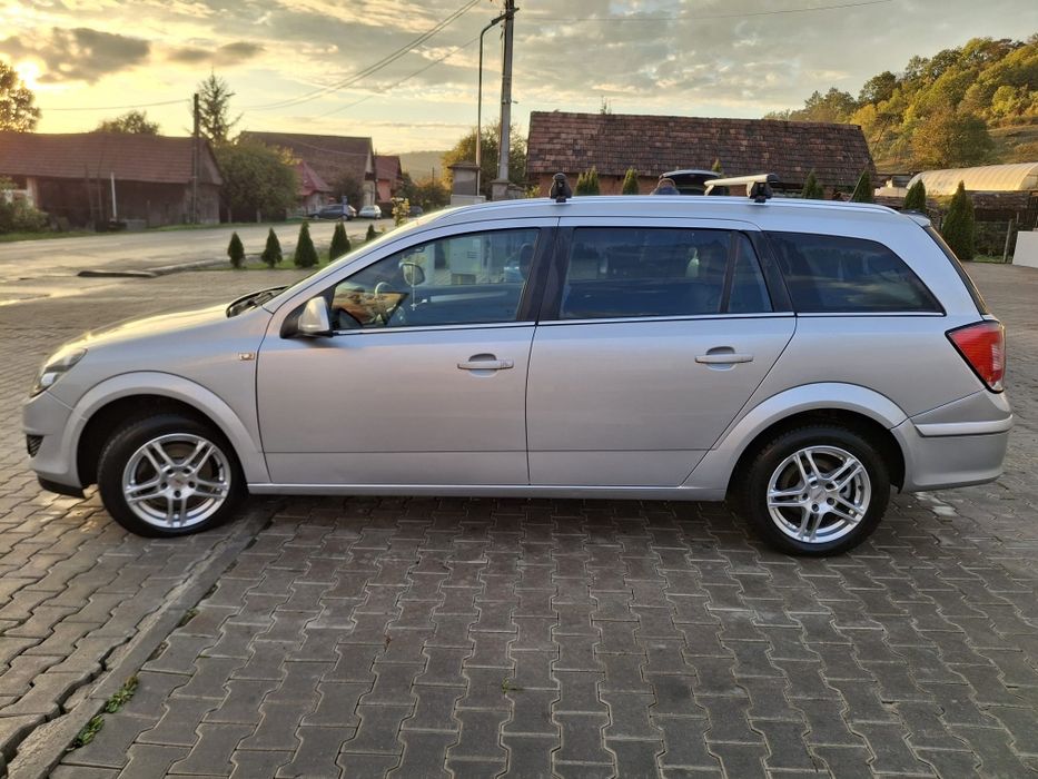 OPEL Astra 2010 — imagine 5