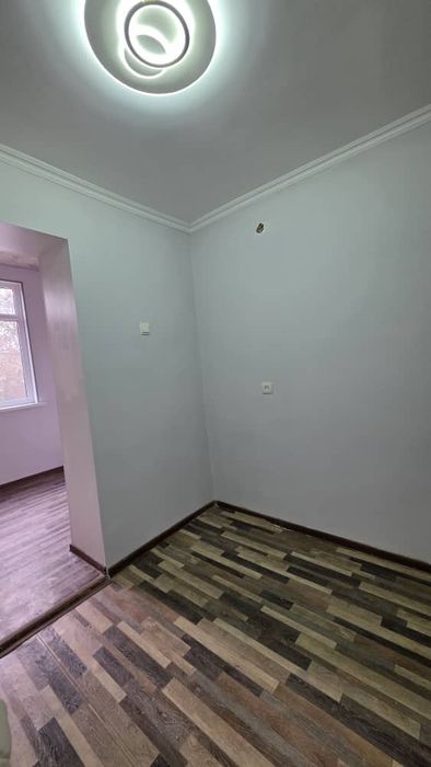 Срочно продаётся 1 ком квартира г.НУРАФШАН мфй тараккиёт