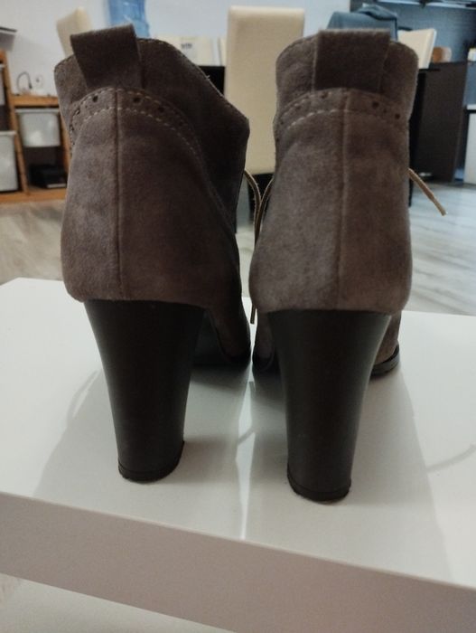 Ghete  piele măsura 37