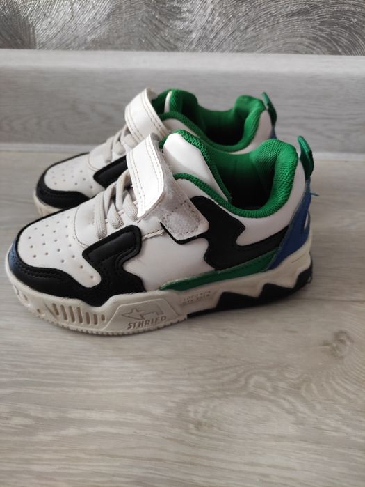 Кроссовки детские