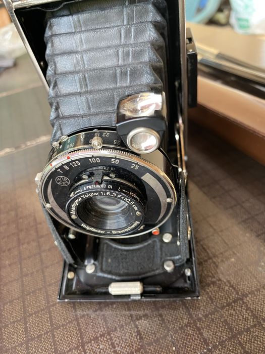 Aparat foto Voigtlander Bessa cu trepied