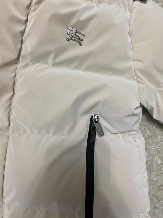 Vând geaca noua de bărbați Burberry