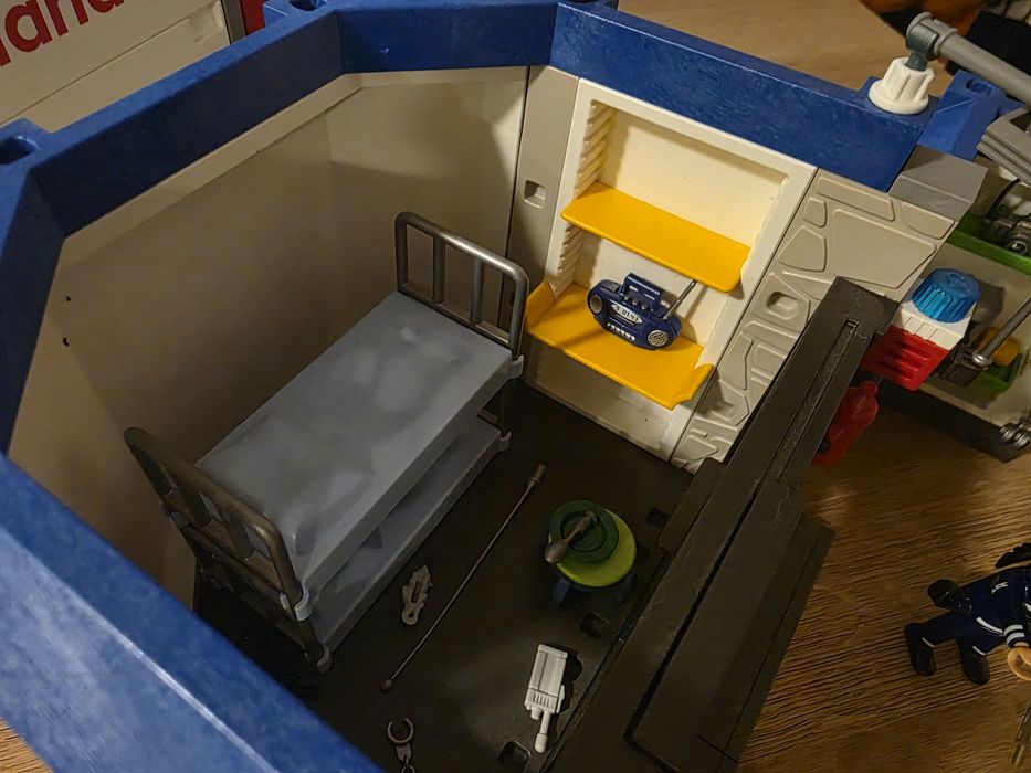 Playmobil City Action, Police - Evadare din inchisoare, masina de politie