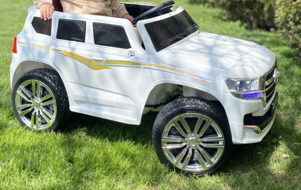 Детская машинка на управлении