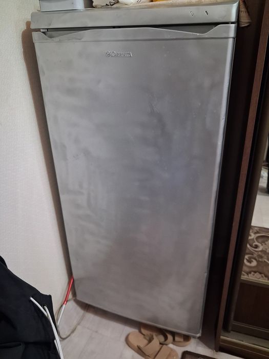 Продам отличныи холодильники все морозит