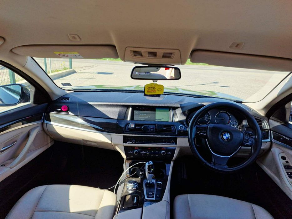 Dezmembrez bmw  f10 f11 facelift capota trager aripa far usa bara stop