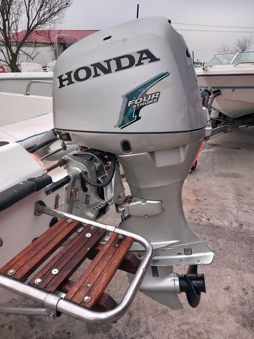 лодка Medimar Open40 с двигател Honda BF40D