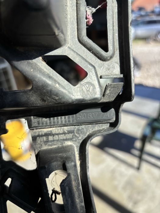 преден десен водач на бронята за vw golf sportsvan