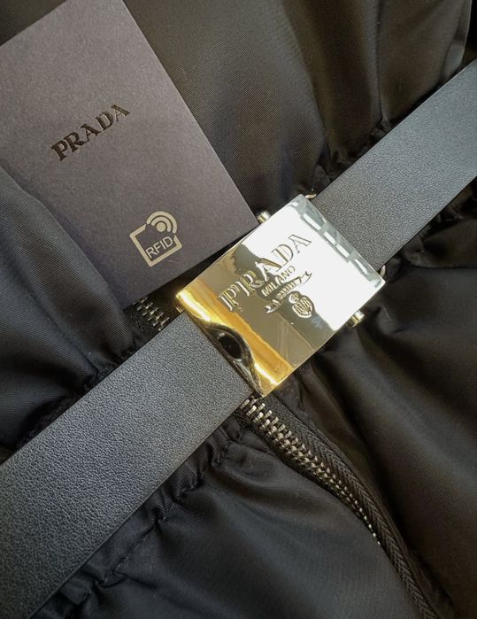 Зимняя куртка Prada новая