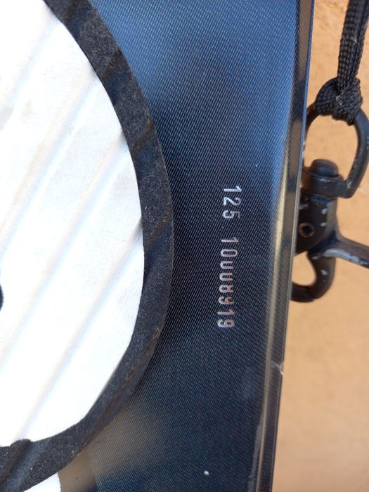 Vând snowboard cu legături și boots